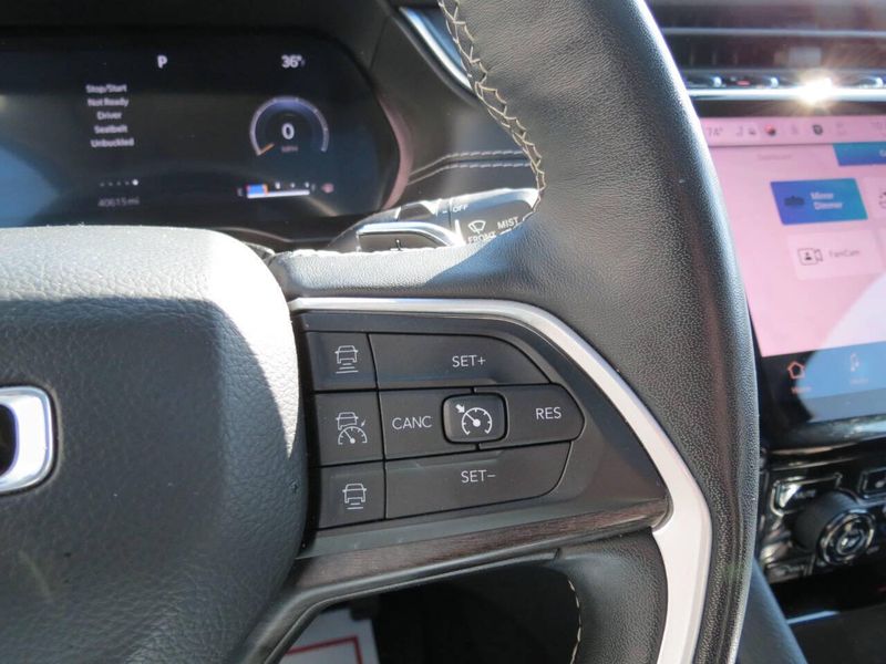 2022 Jeep Grand Cherokee L Limited 4x4 4dr SUVImage 13