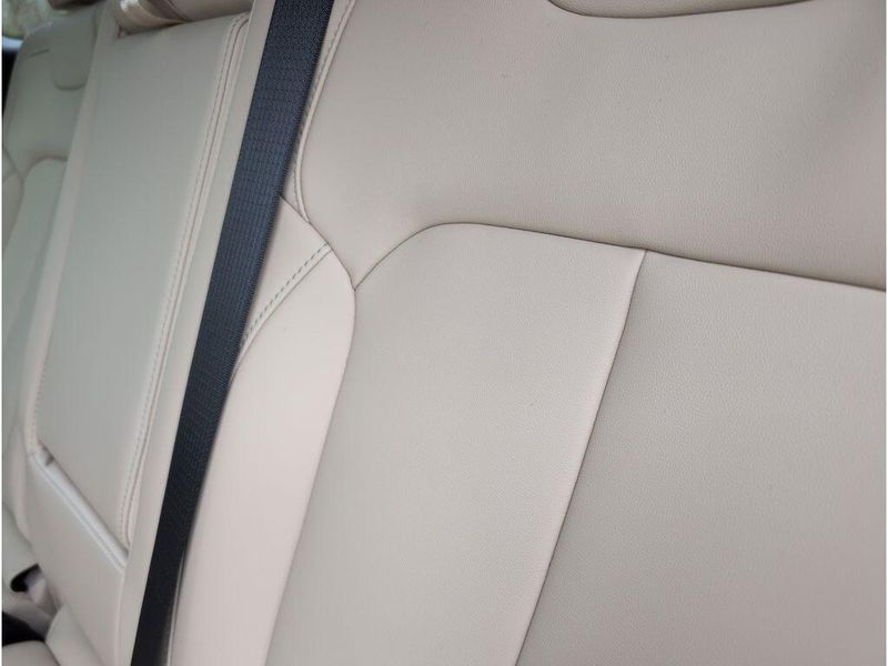 New 2026 Jeep Grand Cherokee Limited 4x2Image 32