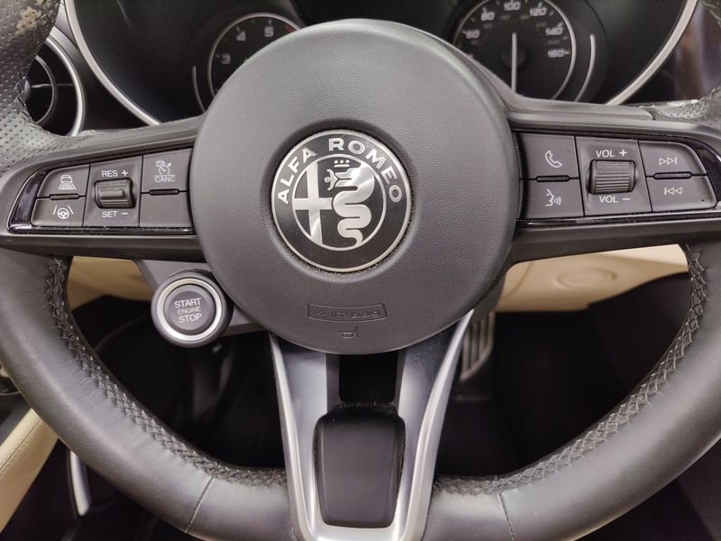 2023 Alfa Romeo Giulia Lusso AWD w/Activ AsstImage 28