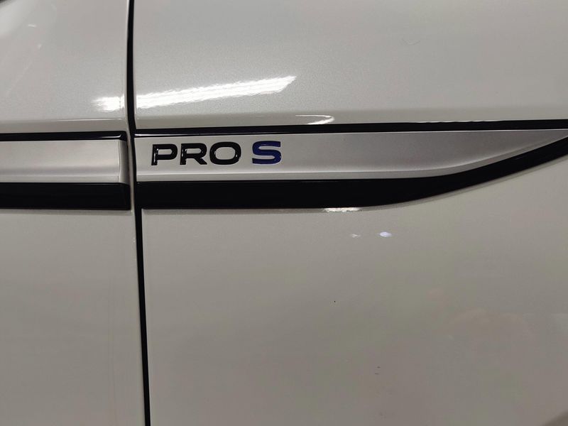 Used 2023 Volkswagen ID.4 Pro S Glass Roof 82kw Long RangeImage 5