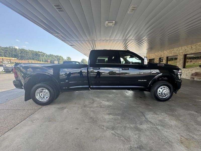 2025 RAM 3500 Limited Longhorn Crew Cab 4x4 8