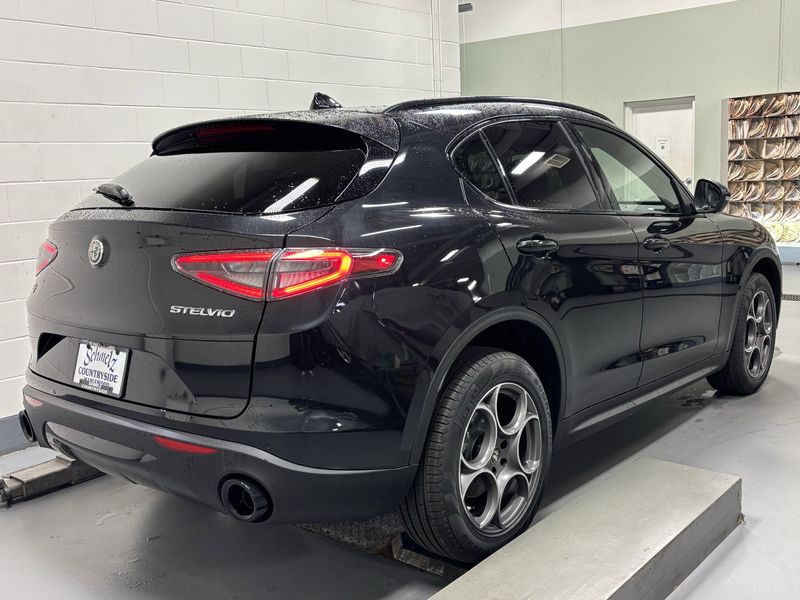 New 2025 Alfa Romeo Stelvio AwdImage 7
