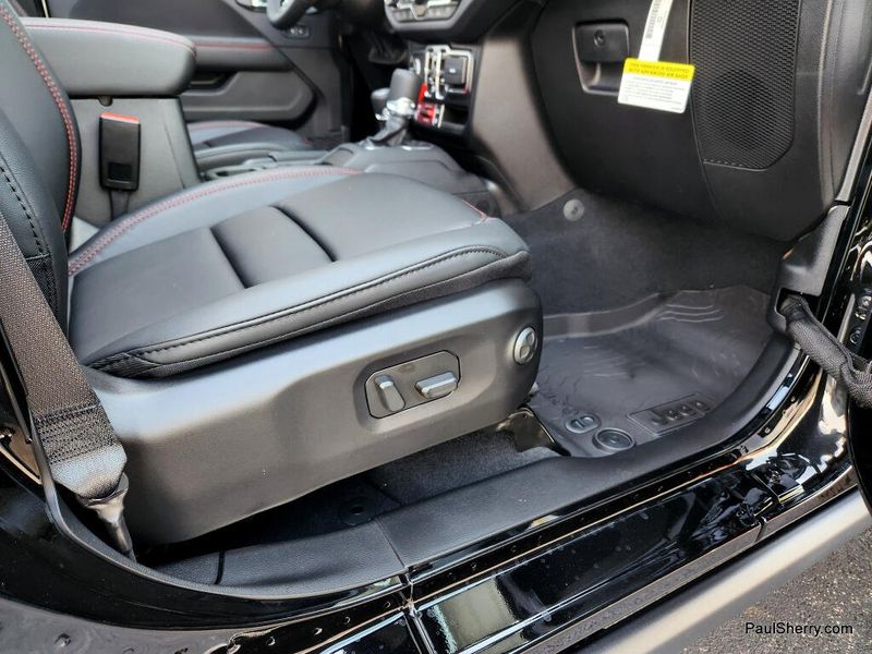 New 2026 Jeep Wrangler 4-door Rubicon X