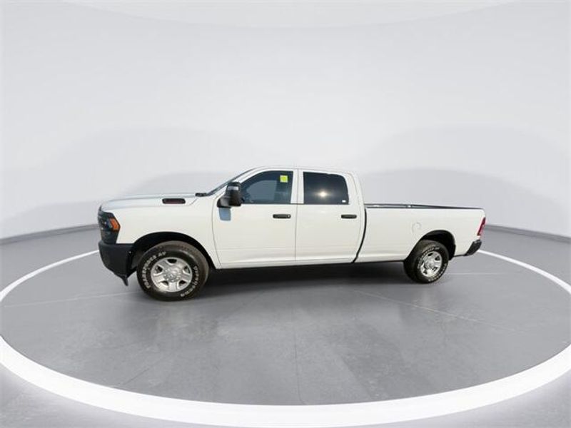 2023 Ram 2500 Tradesman photo 4