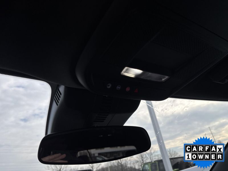 Used 2025 GMC Acadia FWD ElevationImage 33