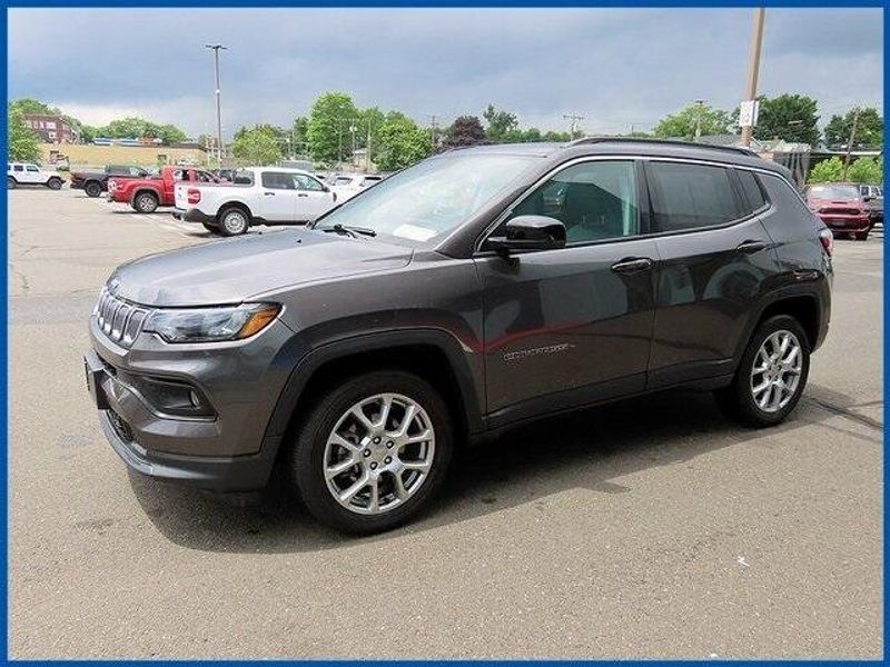 2022 Jeep Compass Latitude LuxImage 1