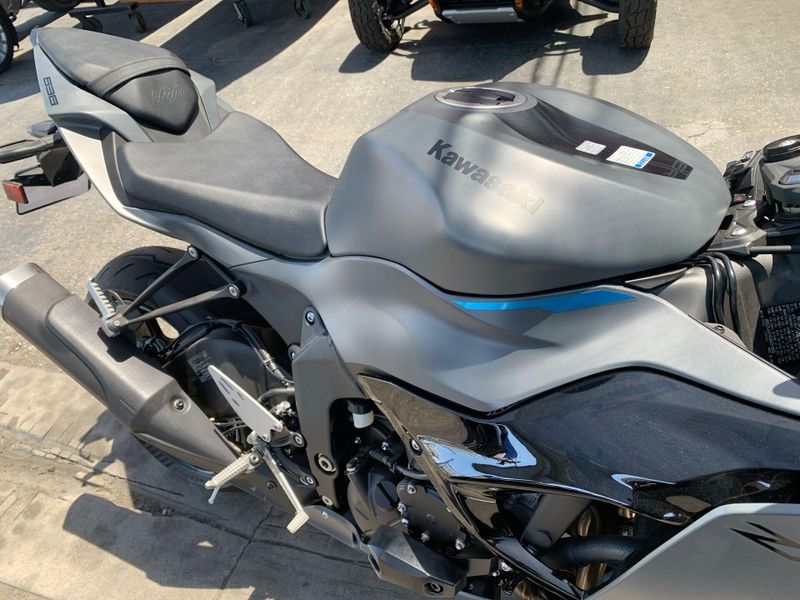 2025 Kawasaki NINJA ZX-6R ABS Image 18