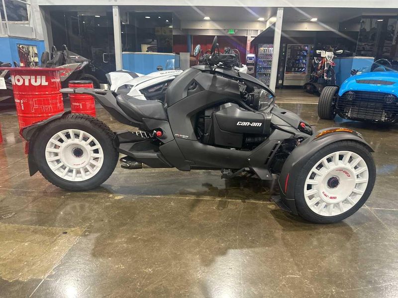 New 2024 Can-Am RYKER RALLY 900 Image 10