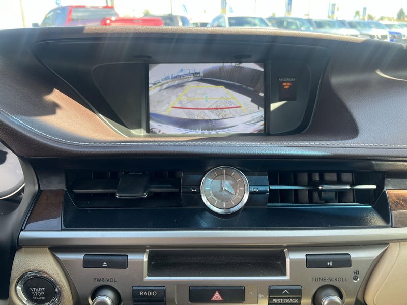 2017 Lexus ES 350Image 17