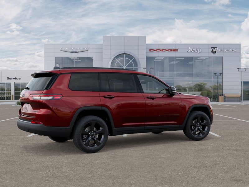 New 2025 Jeep Grand Cherokee L Limited 4x4Image 32