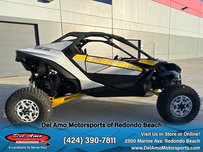 2024 Can-Am 9BRB  in a CATALYST GRAY & NEO YELLOW exterior color. Del Amo Motorsports of Redondo Beach (424) 304-1660 delamomotorsports.com 