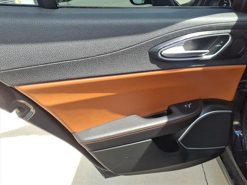 Used 2019 Alfa Romeo Giulia Image 14