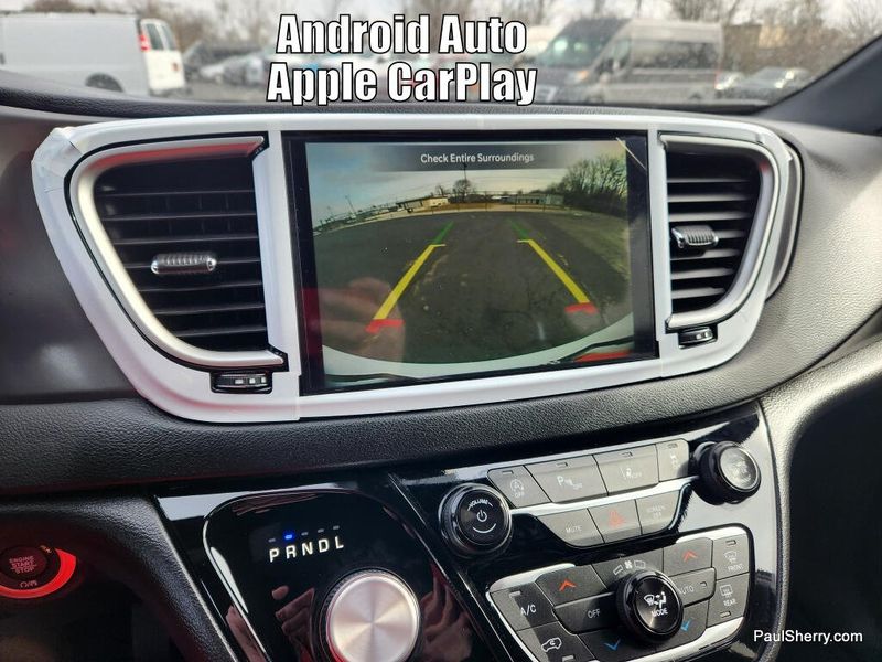 New 2026 Chrysler Voyager LX