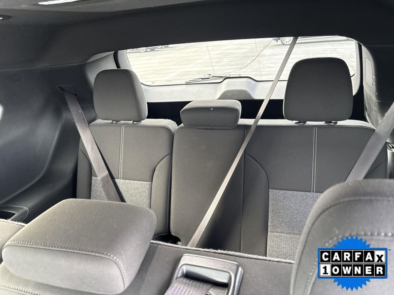 Used 2025 GMC Acadia FWD ElevationImage 19