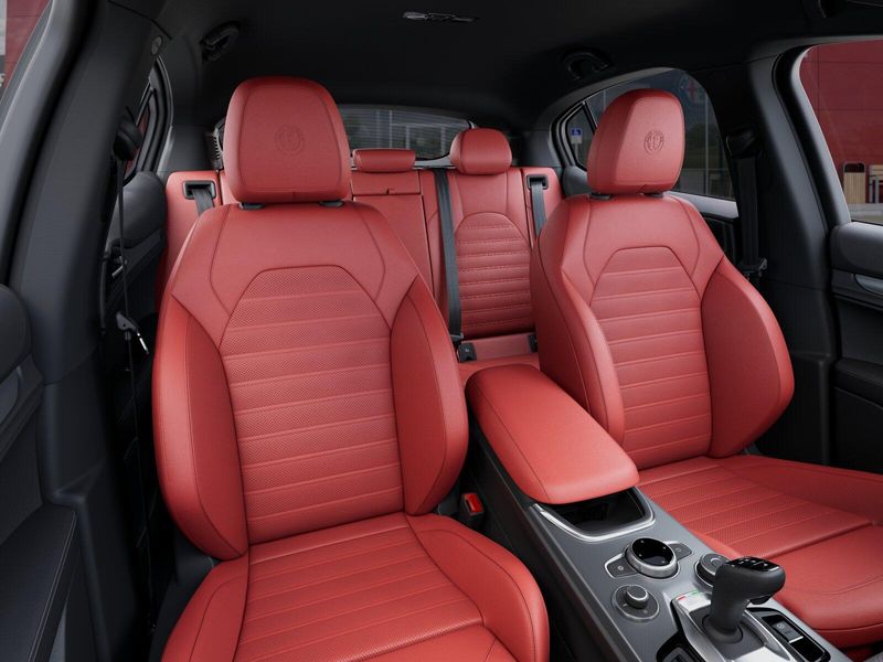 New 2025 Alfa Romeo Stelvio AwdImage 35