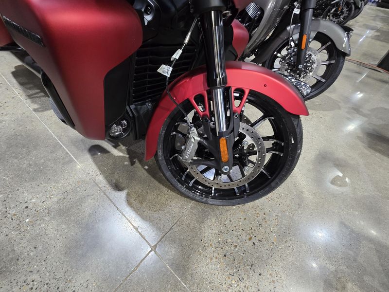 2025 Indian Motorcycle ROADMASTER POWERPLUS DARK HORSE 112 RA 49ST SUNSET RED SMOKE Image 14