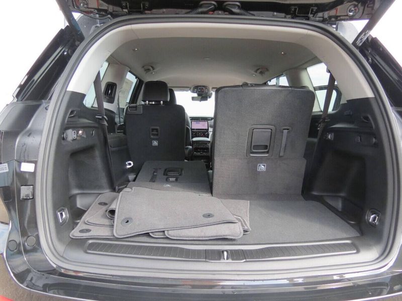 Used 2023 Jeep Grand Cherokee L Limited 4x4 4dr SUVImage 30