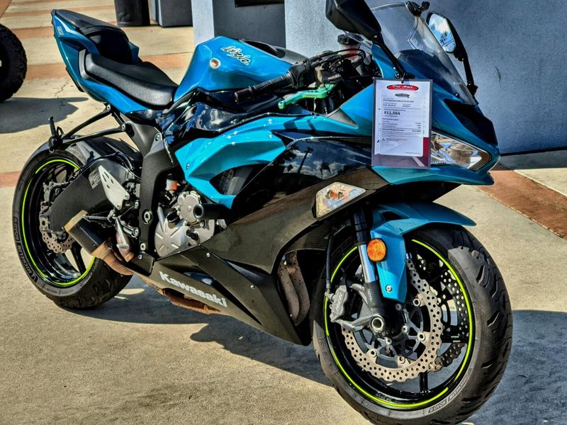 Used 2021 Kawasaki NINJA ZX-6R ABS Image 11