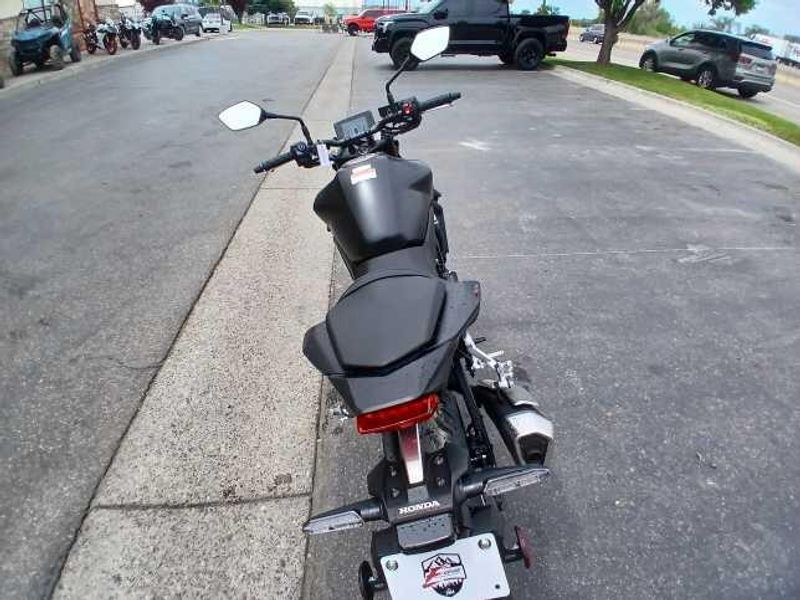 2025 Honda CB750 HORNET BASE 