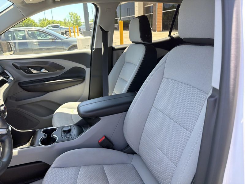 Used 2022 GMC Terrain SLEImage 27