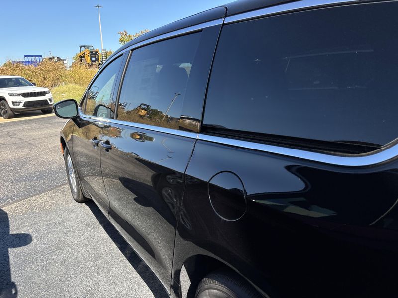 New 2026 Chrysler Pacifica SelectImage 10