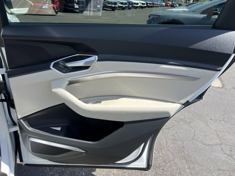 Used 2019 Audi e-tron Premium PlusImage 27