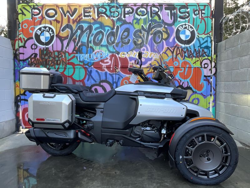 2025 Can-Am CANYON XT Image 3