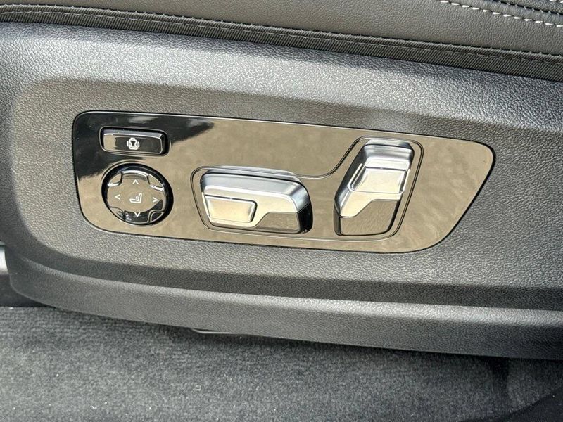 New 2027 BMW X7 xDrive40iImage 18