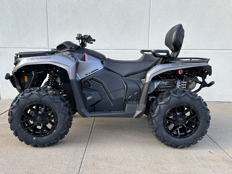 2025 Can-Am OUTLANDER MAX XT 700Image 2