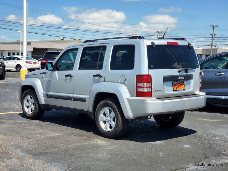 Used 2011 Jeep Liberty SportImage 8