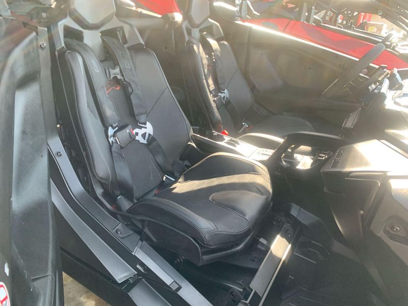 New 2025 Can-Am MAVERICK R MAX X RS 999T DCT Image 18
