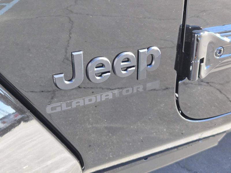 New 2026 Jeep Gladiator Sport S 4x4