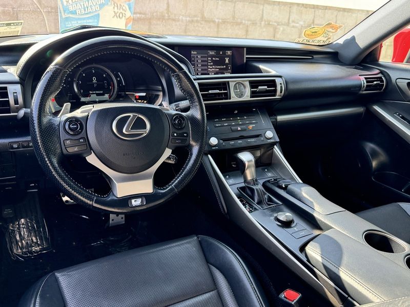 2016 Lexus IS 350Image 33