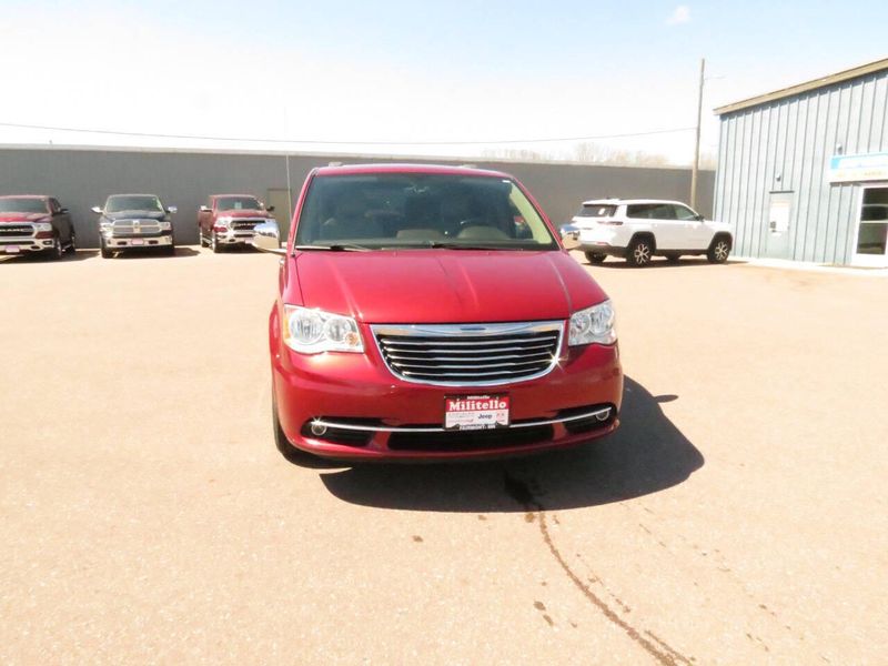 Used 2015 Chrysler Town & Country Touring L 4dr Mini VanImage 3