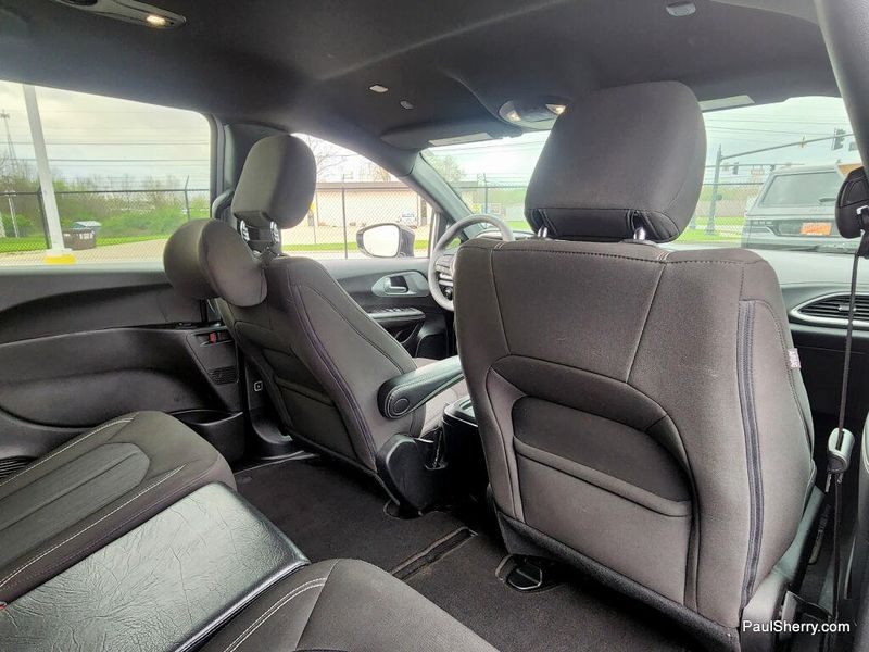 Used 2024 Chrysler Pacifica Touring