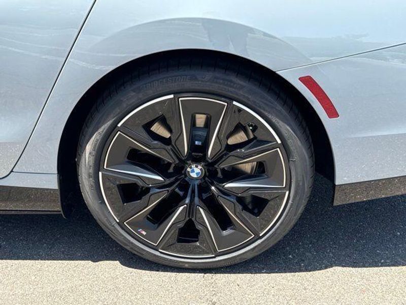 New 2026 BMW 7 Series 750e xDriveImage 14