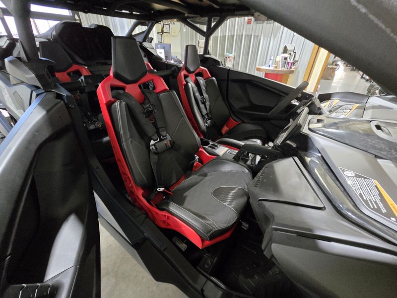 2025 Can-Am MAVERICK R MAX X RS 999T DUSTY NAVY AND LEGION RED Image 13