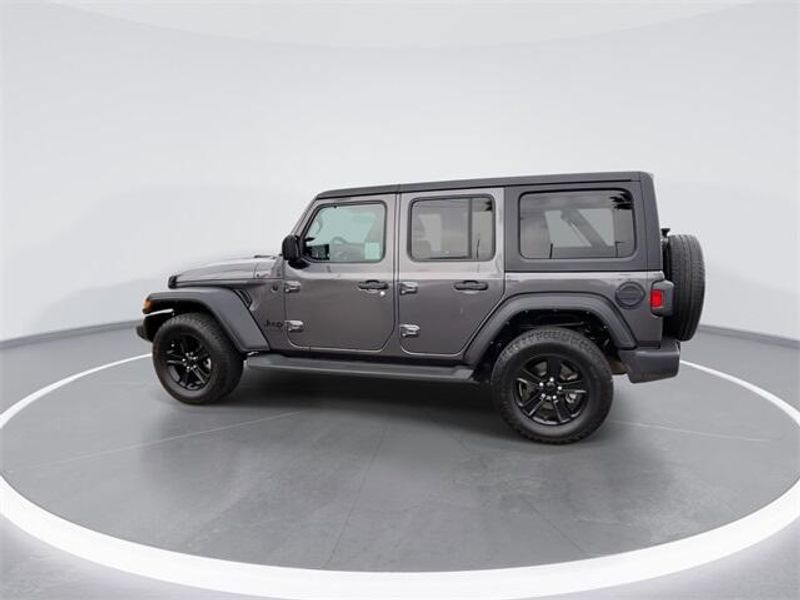 Used 2022 Jeep Wrangler Unlimited Sport AltitudeImage 5