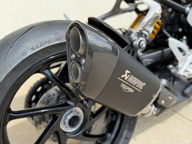 2026 Triumph Speed Triple 1200 RXImage 8