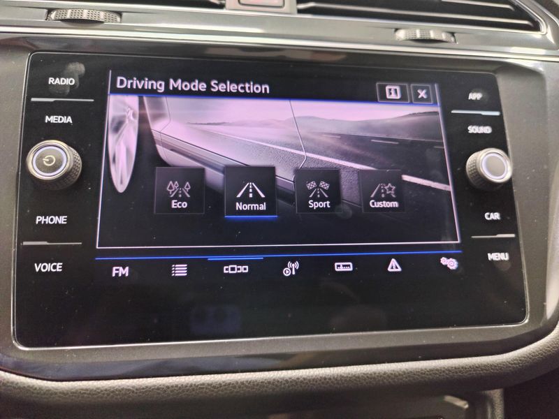 Used 2022 Volkswagen Tiguan SE 4-Motion AWDImage 18