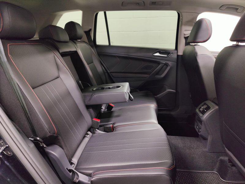Used 2024 Volkswagen Tiguan Wolfsburg Edt AWD w/SunroofImage 16