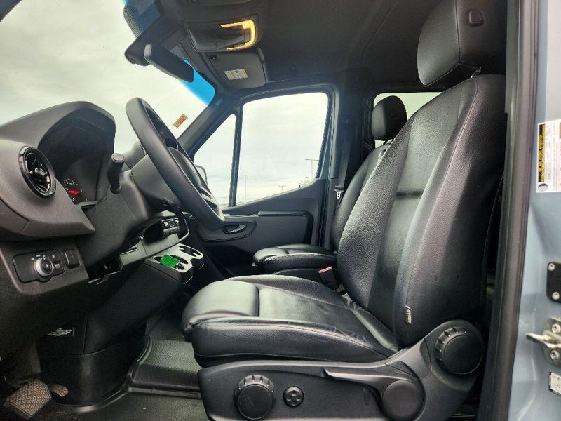 2020 Freightliner Sprinter 2500 Standard Roof V6Image 18