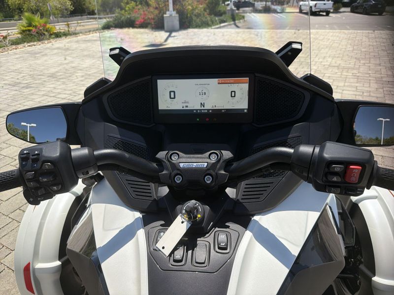 New 2026 Can-Am SPYDER RT SEA-TO-SKY (SE6) Image 23