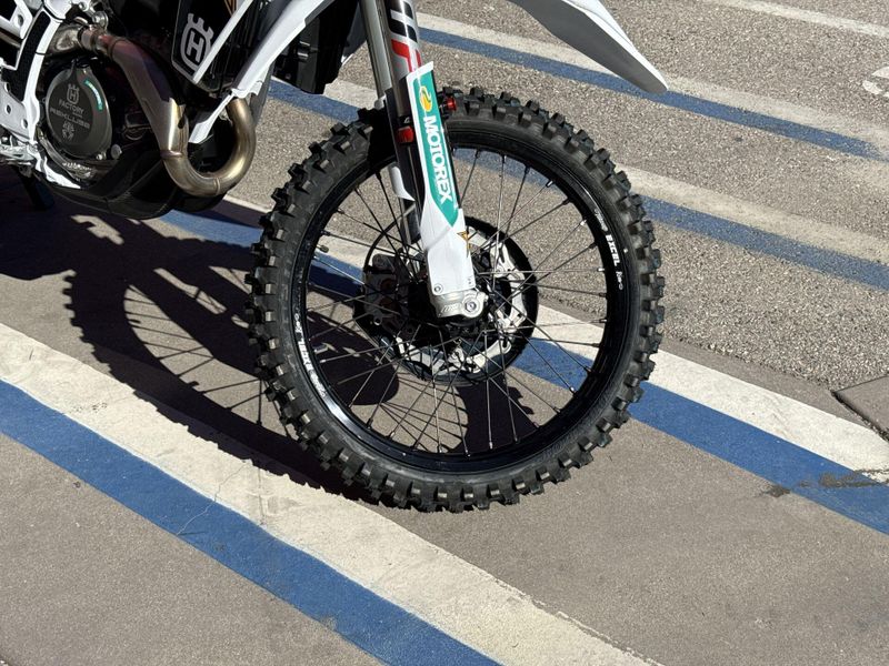 New 2025 Husqvarna FC 450 FACTORY EDITION Image 10