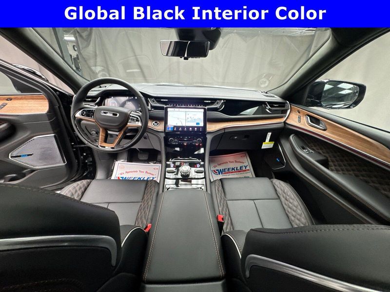 2025 Jeep Grand Cherokee L Summit Reserve 4x4Image 8