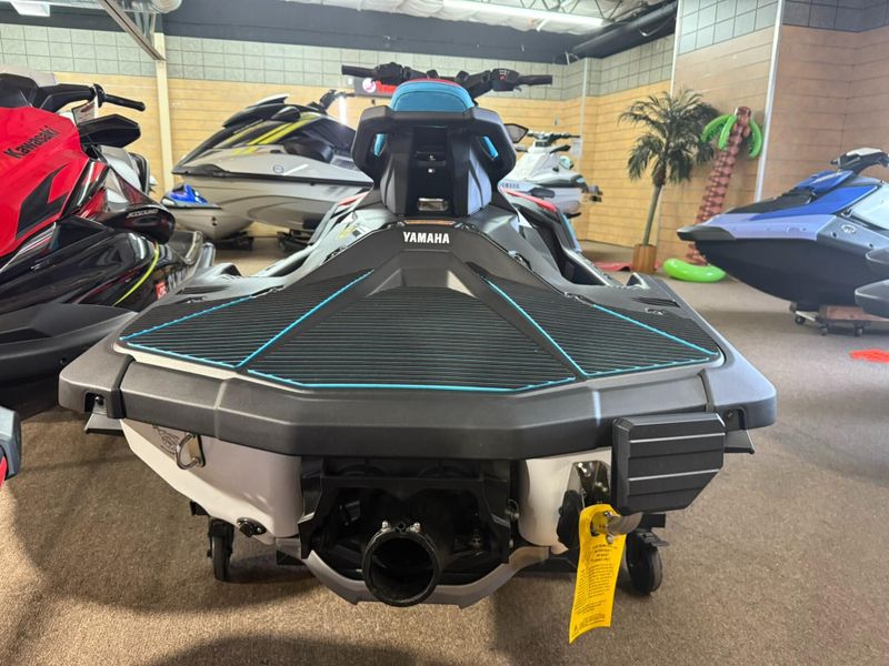 New 2025 Yamaha JETBLASTER DLX (3UP) Image 9