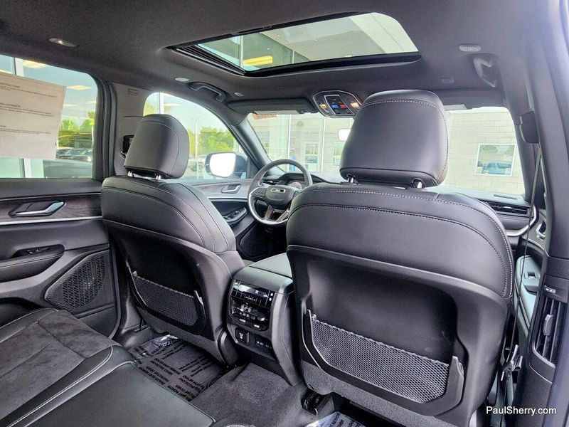 New 2026 Jeep Grand Cherokee L Laredo Altitude 4x4