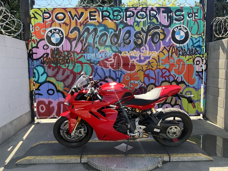 Used 2024 Ducati SuperSport 950 S Image 1