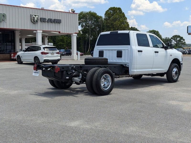 2024 RAM 3500 Tradesman Crew Cab Chassis 4x2 60