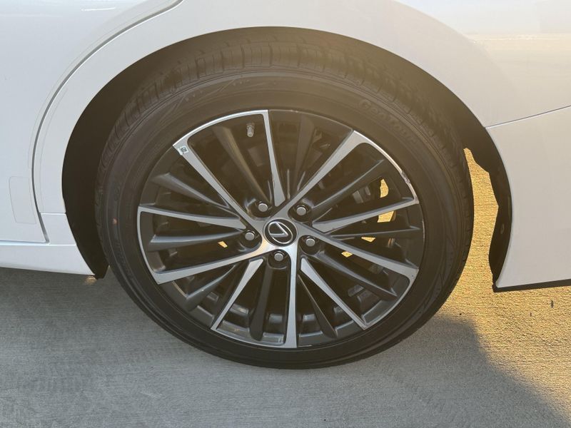 Used 2024 Lexus ES 350Image 16
